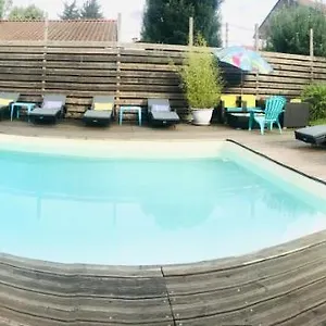 https://chambre-les-tourtereaux.hotels-rhonealpes.com