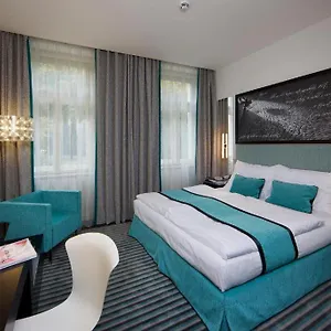 Red&blue Design Hotel