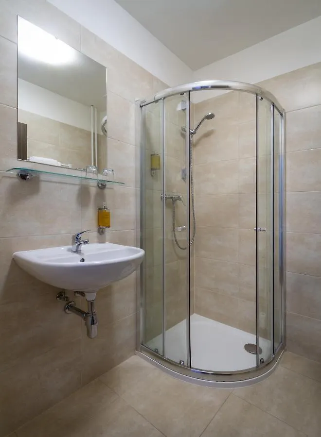 Hotel Harmony Praga 3*,
