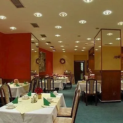 Hotel Harmony Praga 3*,